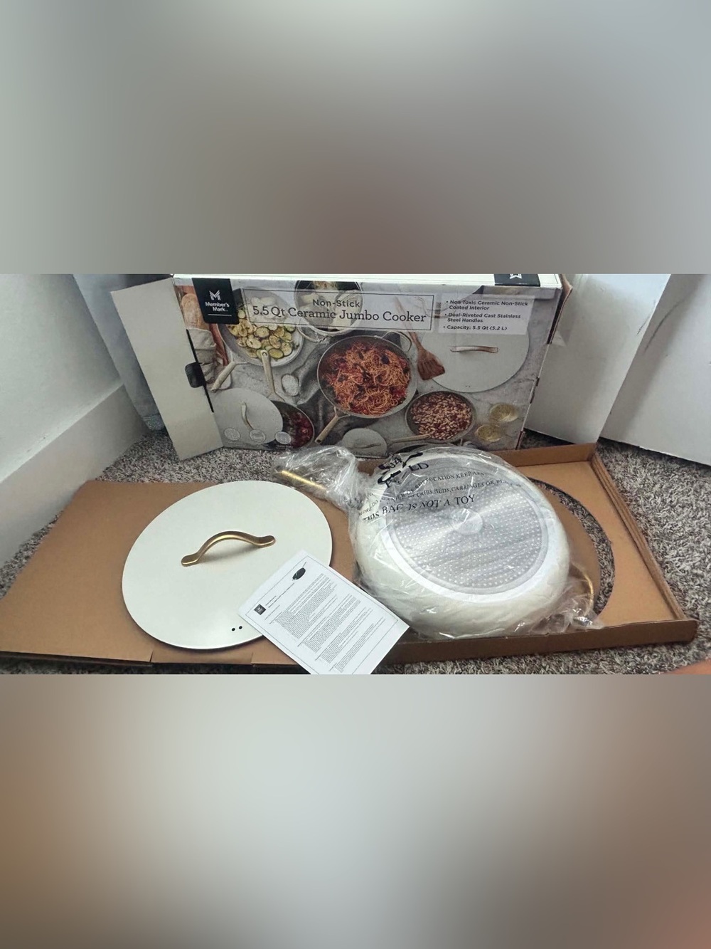 5.5 Qt Ceramic Jumbo Cooker - White with Gold Handle